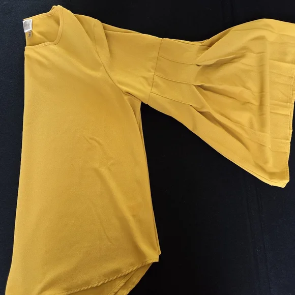 Cupio Womens Flowy Bell Sleeve Top Goldenrod XL - Picture 3 of 9